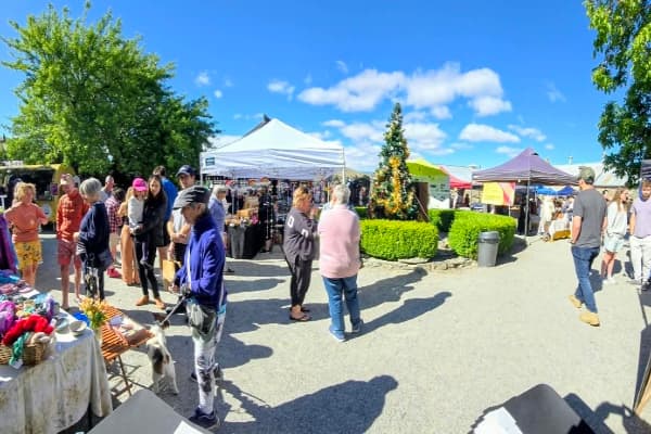 Stalls at the Cromwell Farmers and Craft Market